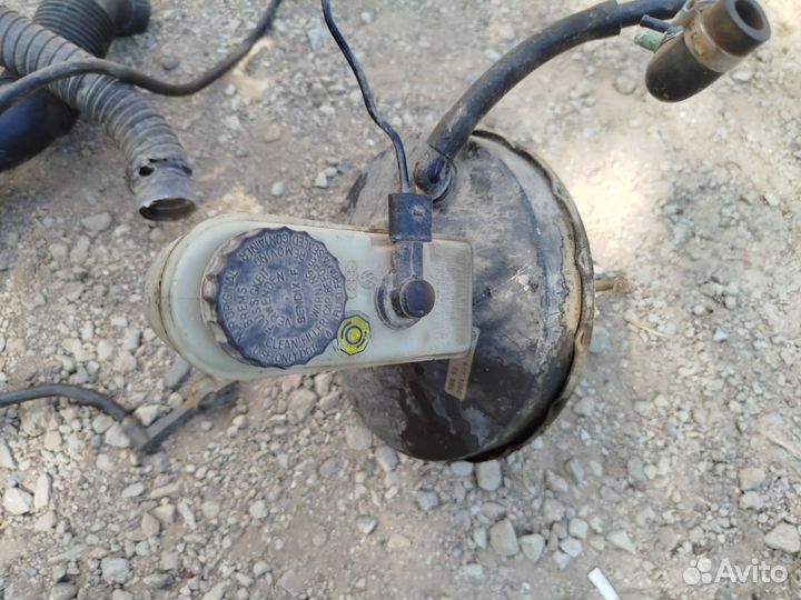 Вакумный усилитель тормозов Volkswagen Polo 3