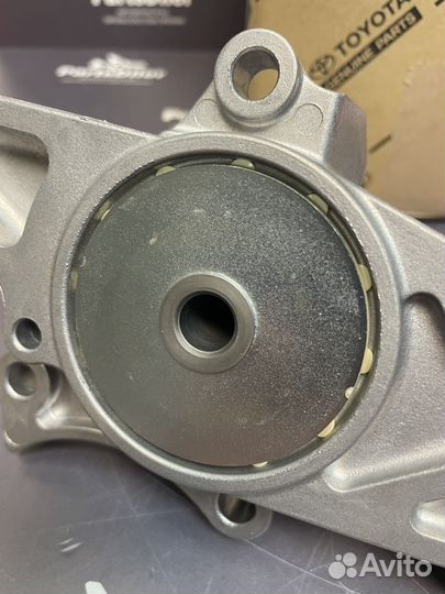 Натяжитель ремня 1662011010 Toyota