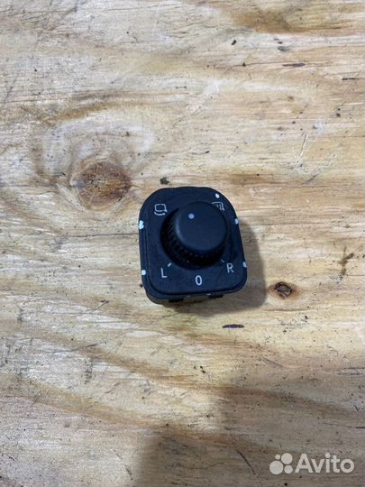 Блок управления зеркалами Volkswagen Passat 3C5