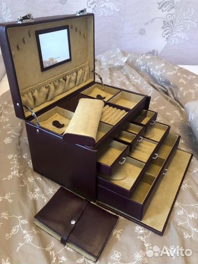 Шкатулка для украшений кожа