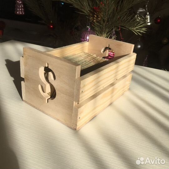 Ящик из дерева подарочный