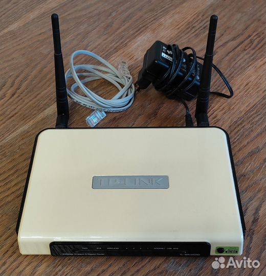 Wi-Fi роутер TP-link TL-WR1042ND