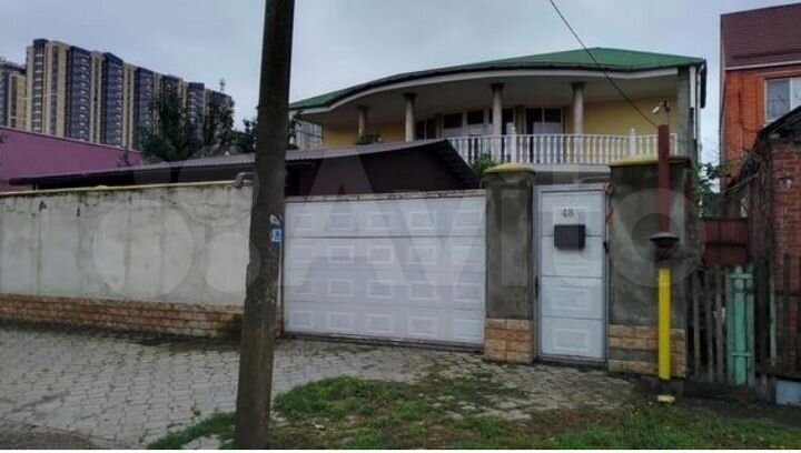 Коттедж 356,1 м² на участке 4,9 сот.