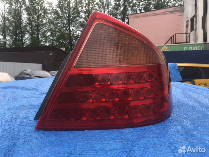 Задний правый фонарь Nissan Skyline v35