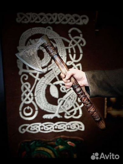 Кованый топор Ассассина ручной работы