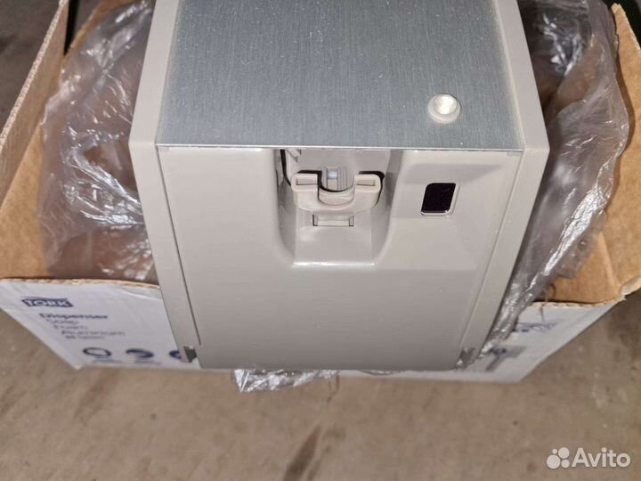 Диспенсер для мыла 453000 Tork новый