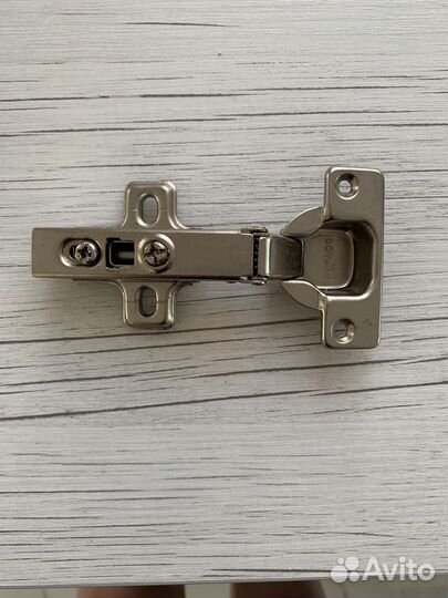 Петли для дверей