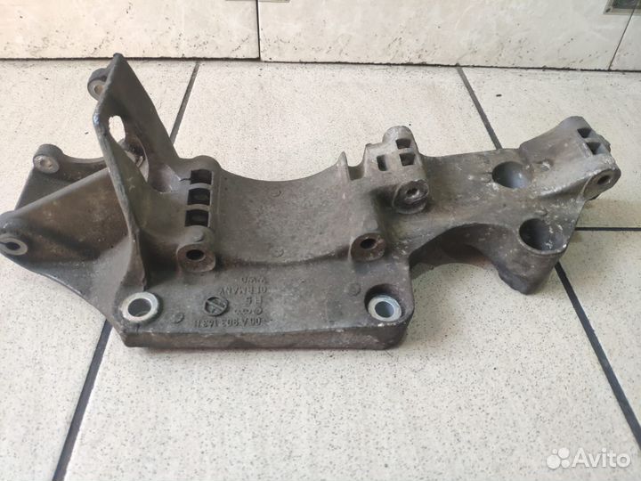 Кронштейн генератора Skoda Octavia 1 (A4)