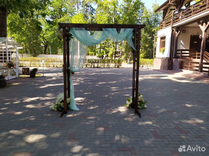 Аренда фотозоны и арки на свадьбу