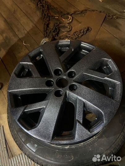 Диск литой R18