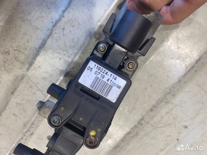 Моторчик стеклоподъемника передний левый Audi A6