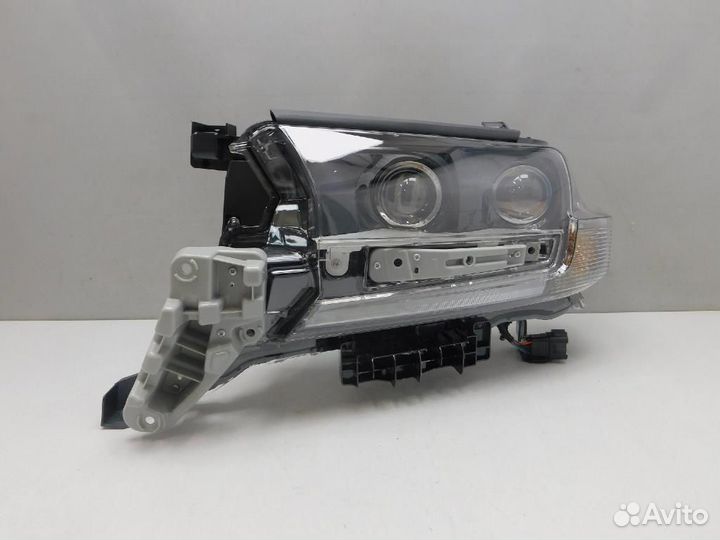 Фара левая Toyota Land Cruiser