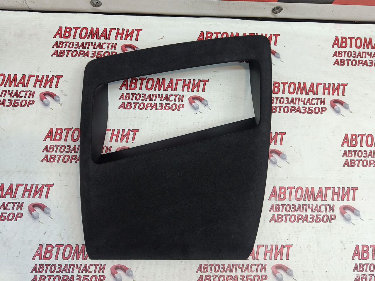 Накладка торпедо парприза Zeekr 001