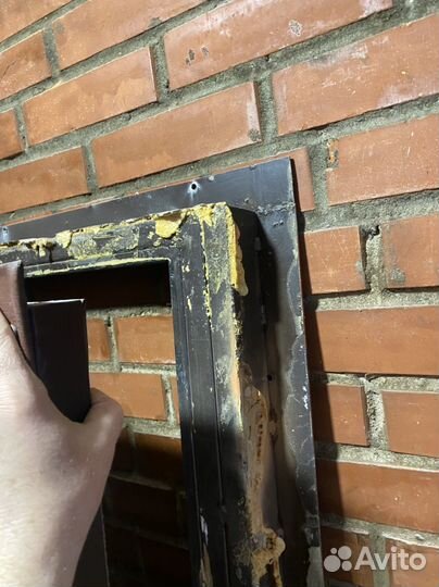 Металлическая дверь