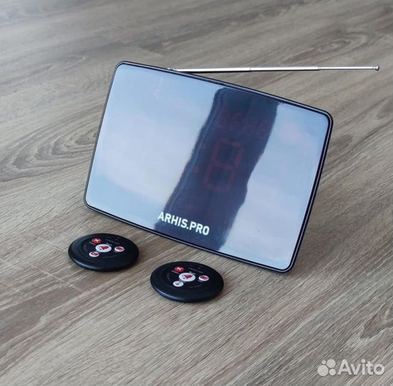 Табло вызова официанта-калянщика и кнопка вызова