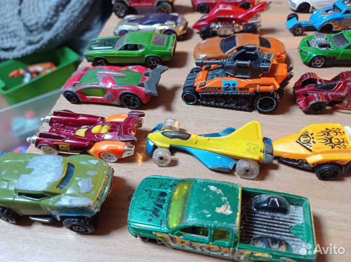 Машинки Hot wheels