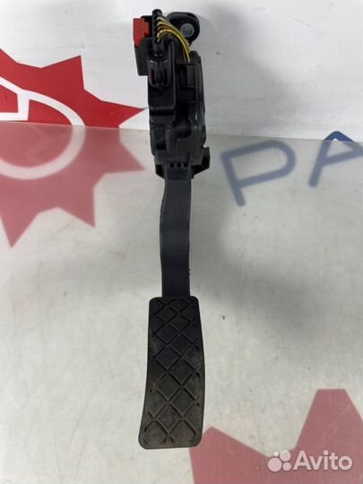 Педаль газа Audi A4 CDN 2013