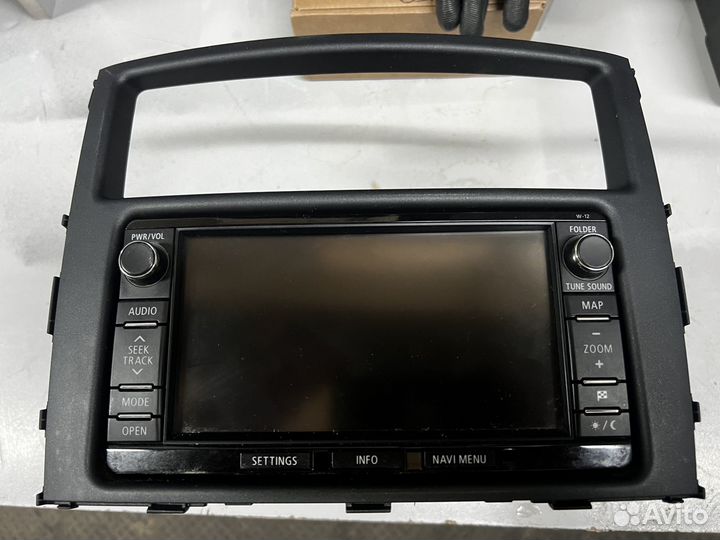 Штатное Головное устройство mitsubishi pajero 4