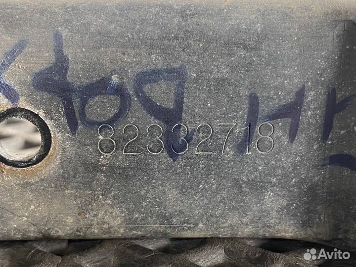 Кронштейн спойлера Volvo FH4 82332718