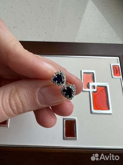 Золотые серьги с сапфирами