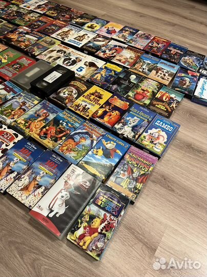 Видеокассеты с мультфильмами