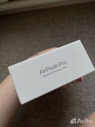 Коробка от airpods pro