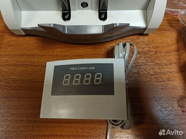 Счётчик банкнот PRO-40NEO