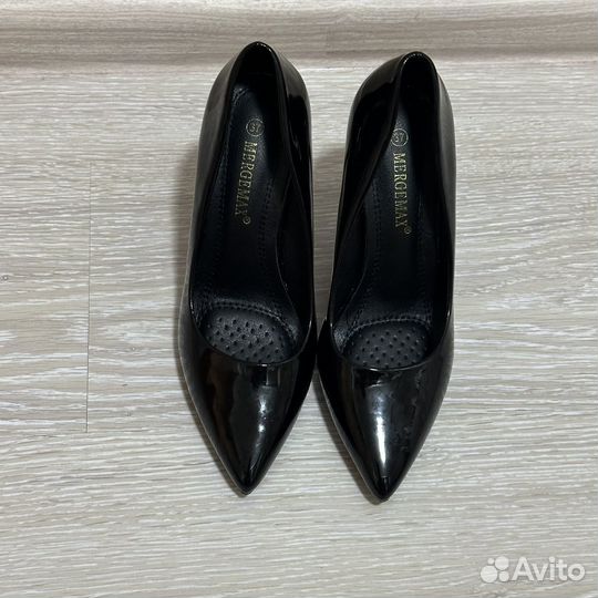 Туфли женские лаковые лодочки 37 размер