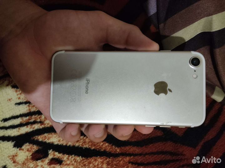 Телефон iPhone 7 128gb
