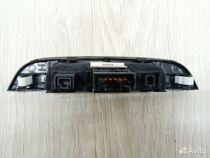 Кнопка аварийной сигнализации Hyundai Ix35