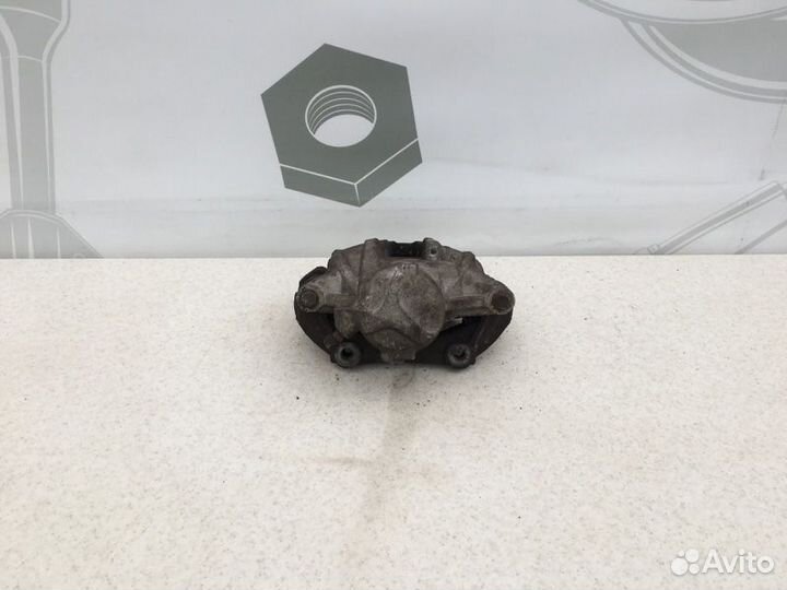 Тормозной суппорт передний правый Mercedes-Benz E