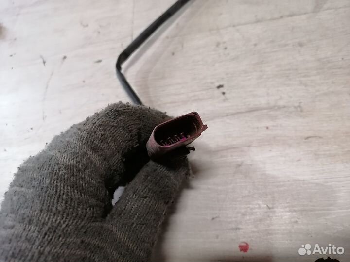 Датчик кислородный лямбда зонд Skoda Rapid