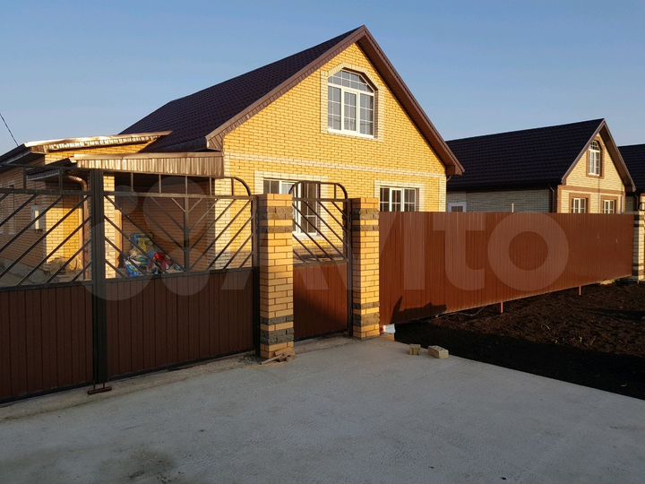 Дом 180 м² на участке 9 сот.