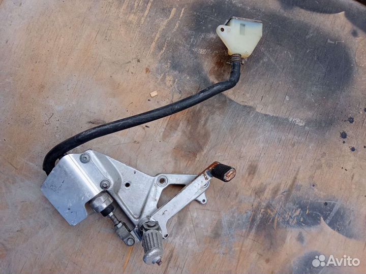 Suzuki GSX 400 задние тормозная система