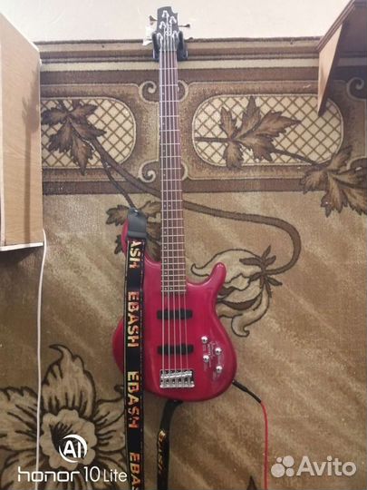 5 струнная бас гитара