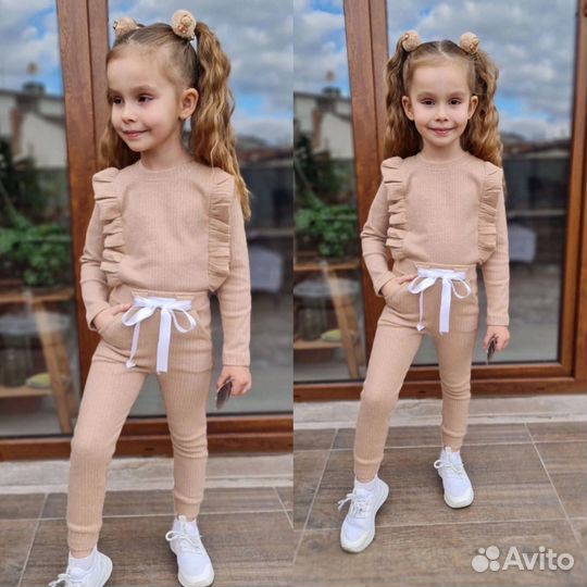 Костюм для девочки новый 3-4 года