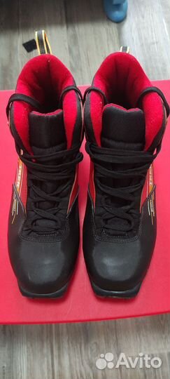 Лыжные ботинки 42 размер