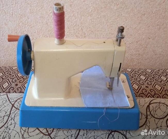 Детская швейная машинка