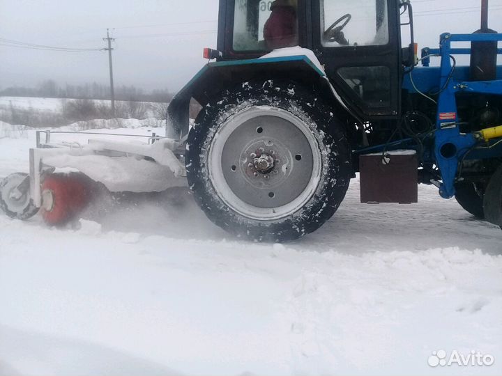 Погрузчик челюстной - щётка. мтз 82.1