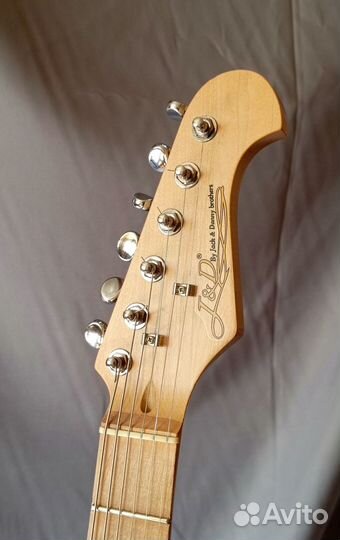 Электрогитара