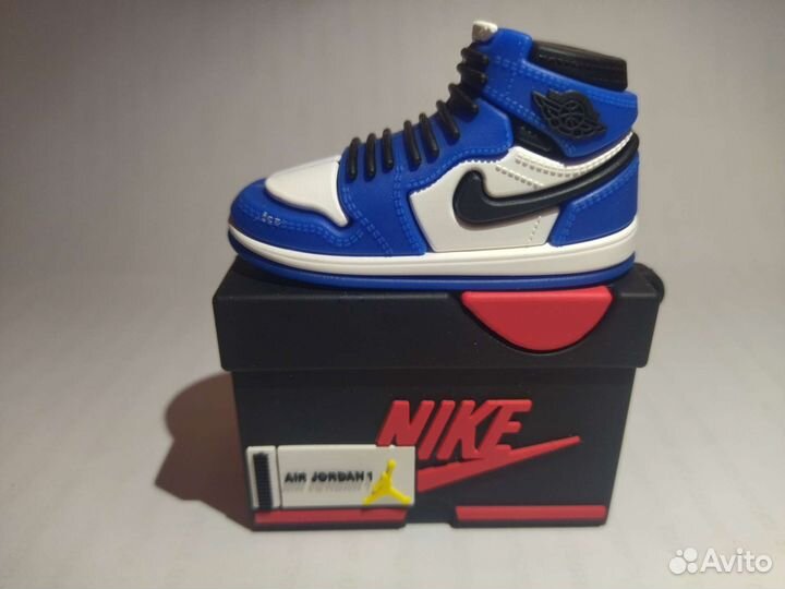 Чехлы на airpods 2