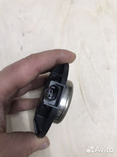 Электромнитный клапан фаз 06L109259A Passat B7