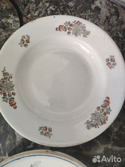 Тарелки глубокие, плоские, тарелки эмаль СССР