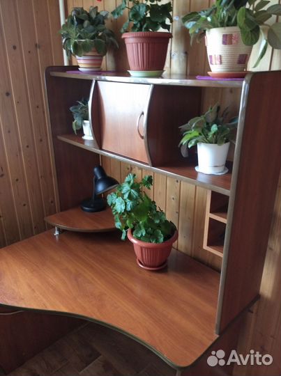 Компьютерный стол