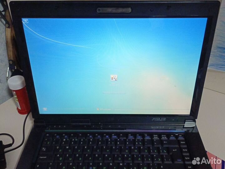 Продаю свой старый ноутбук из 2006-го года