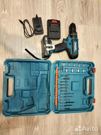 Шуруповерт Makita