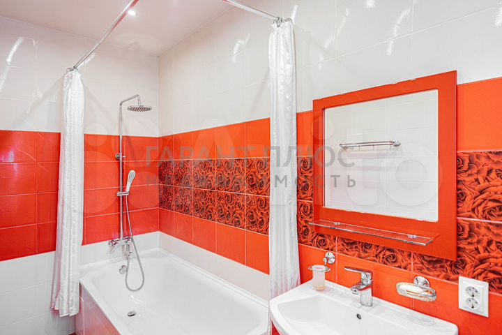 Коттедж 296,7 м² на участке 8 сот.