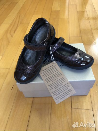 Туфли для девочки 25 размер новые