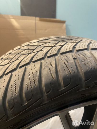 Goodyear UltraGrip 8 Performance 215/40 R4 87V