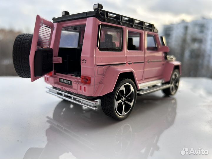 Модель металлической машинки Mercedes Gelentwagen